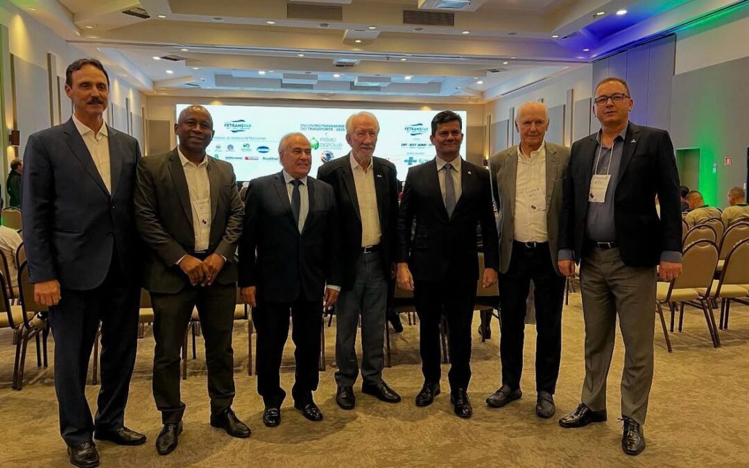 Pró-Paraná marca presença no Encontro Paranaense do Transporte